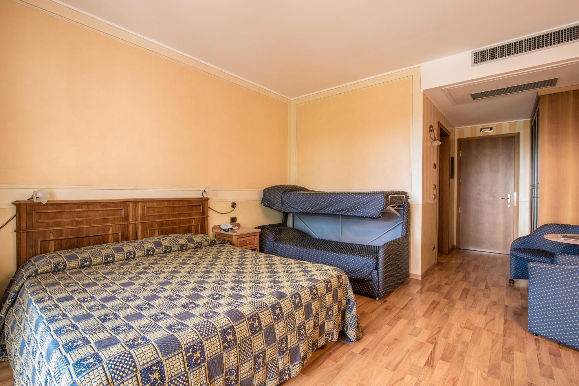 Hotel Porta Del Sole Soiano Del Lago Esterno foto