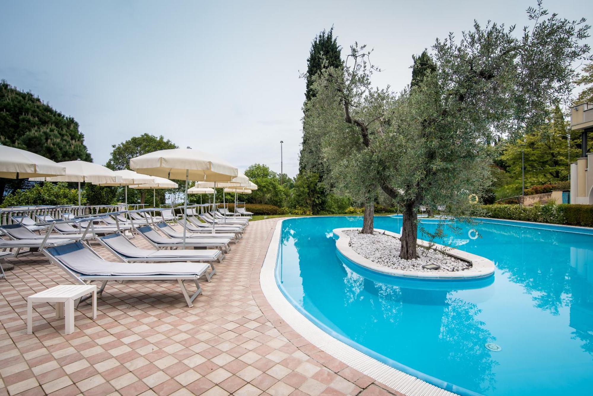 Hotel Porta Del Sole Soiano Del Lago Esterno foto