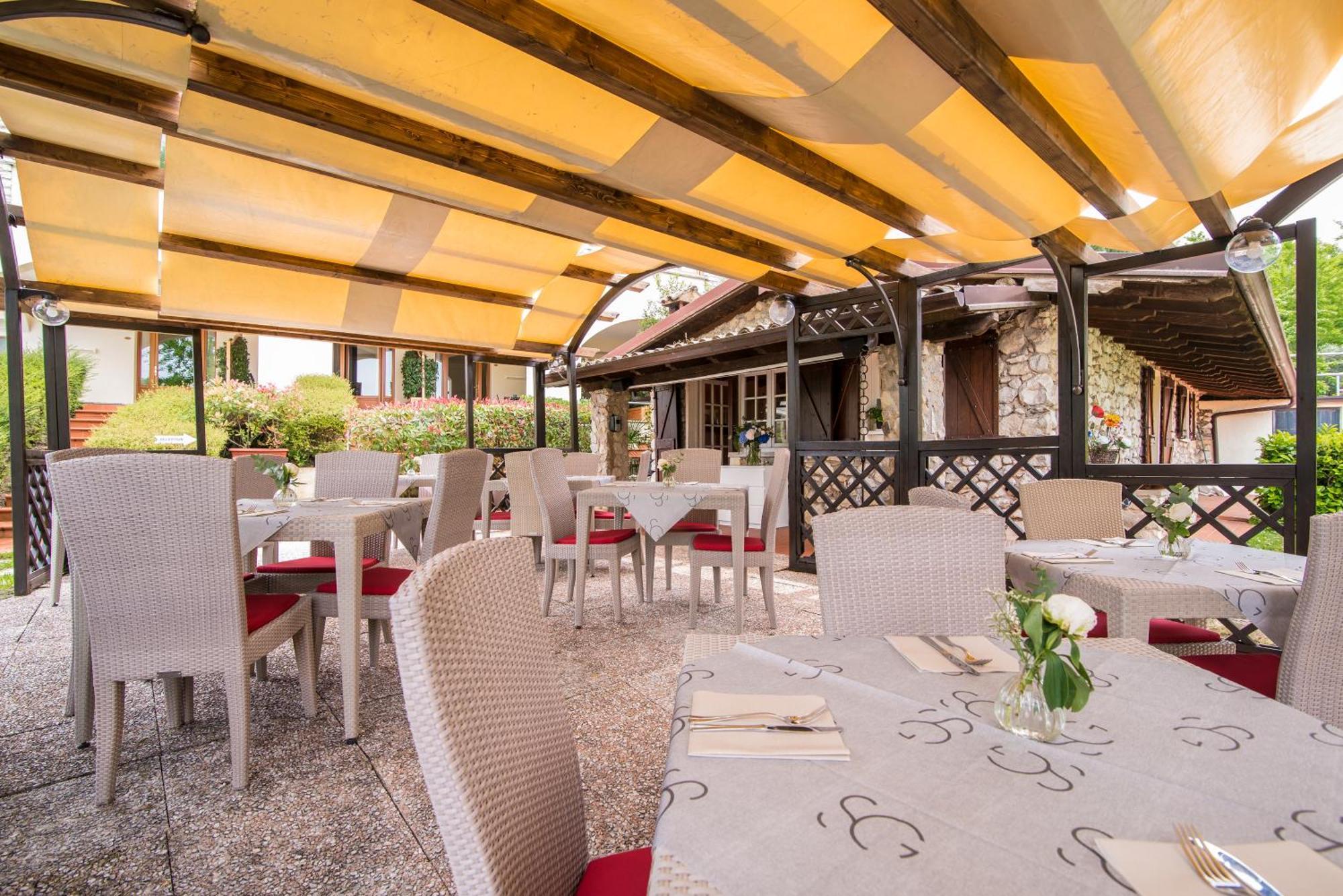 Hotel Porta Del Sole Soiano Del Lago Esterno foto