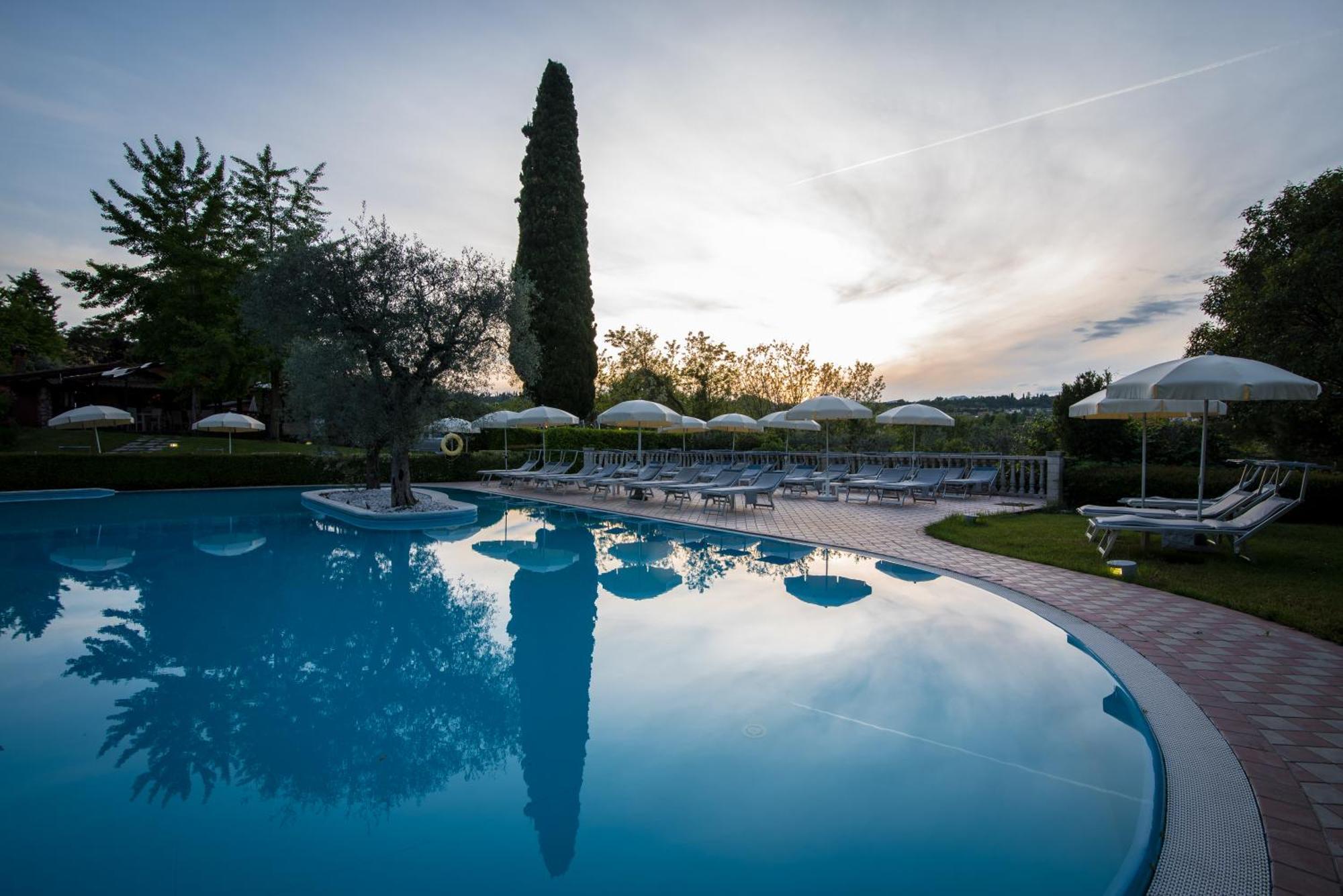 Hotel Porta Del Sole Soiano Del Lago Esterno foto