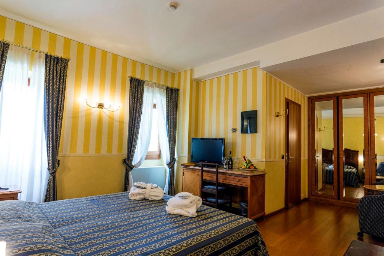 Hotel Porta Del Sole Soiano Del Lago Esterno foto
